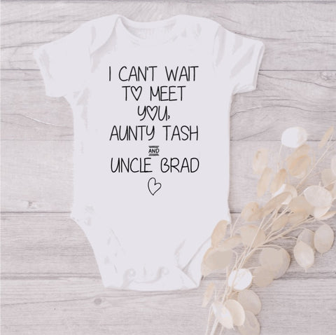 Personalised pregnancy announcement onesie (I can't wait)